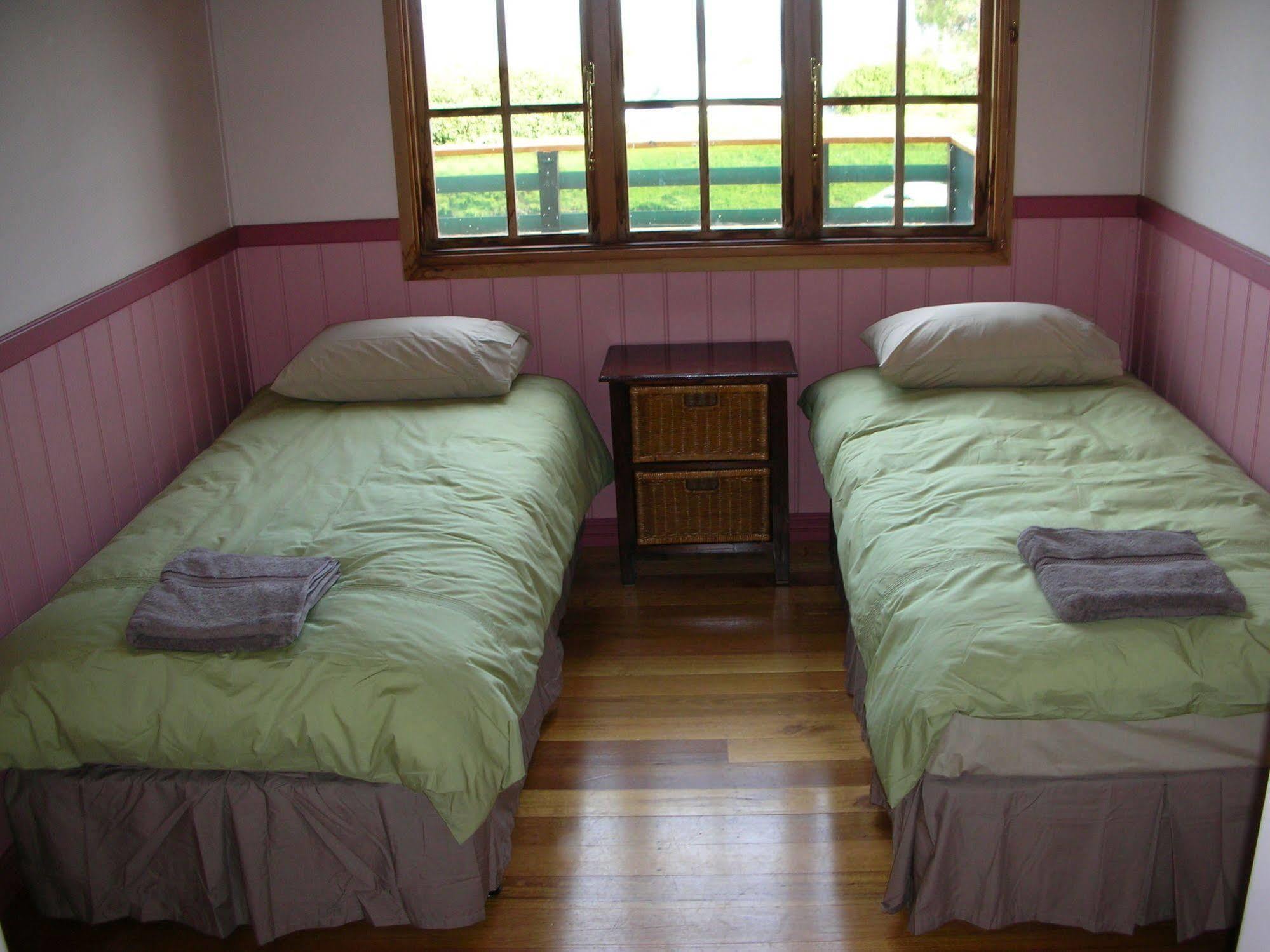 Cedar Cottages Blackmans Bay Eksteriør billede